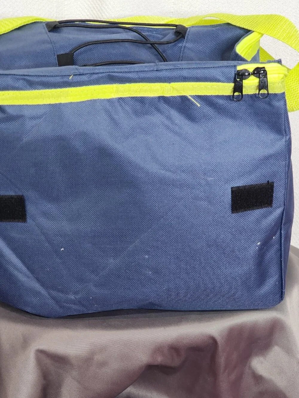 True Living Outdoors Blue Gray Neon Yellow Accent 24 Can Soft Side Carry Cooler